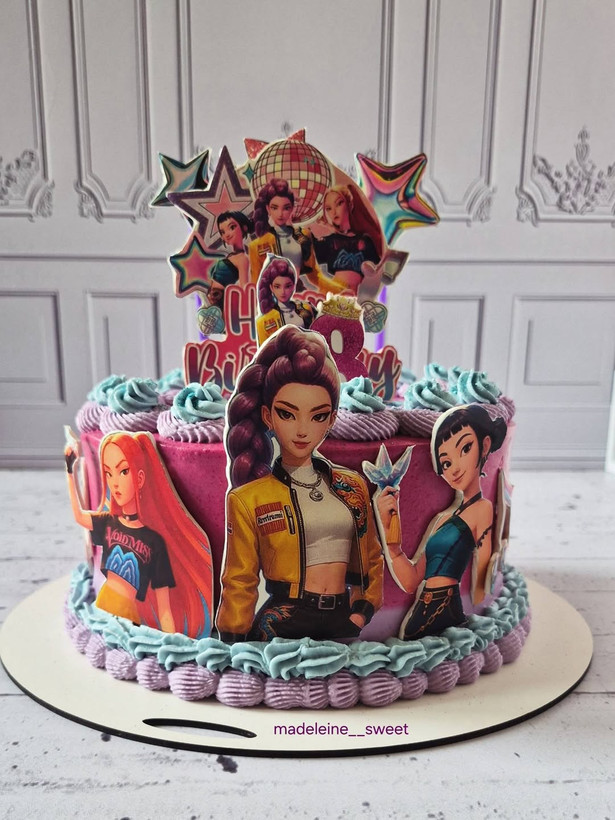 کیک دخترونه با تم kpop demon hunters