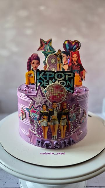 کیک تولد تم K-pop مادلن