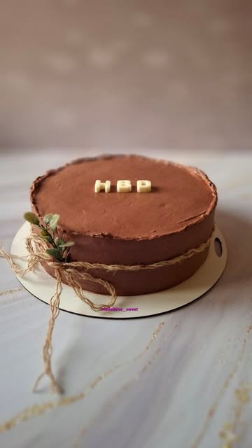 کیک شکلاتی تولد مادلن
