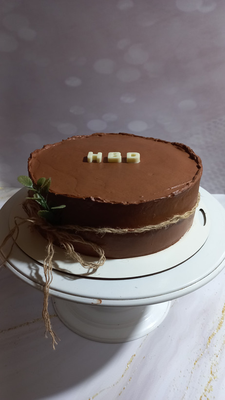کیک تولد شکلاتی با روکش خامه شکلاتی😍🍫🍫
